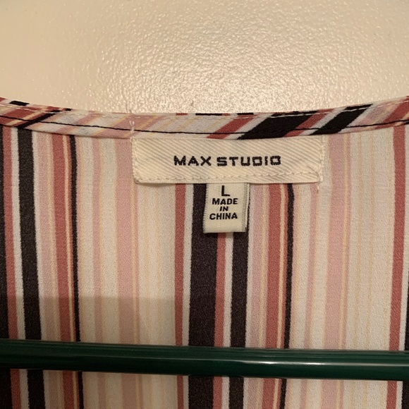 Max Studio Top - Picture 3 of 3